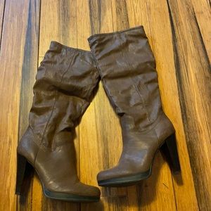 brown SAM & LIBBY boots